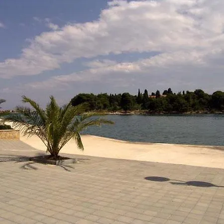 Family House Bacalja Guest House Preko Exterior foto